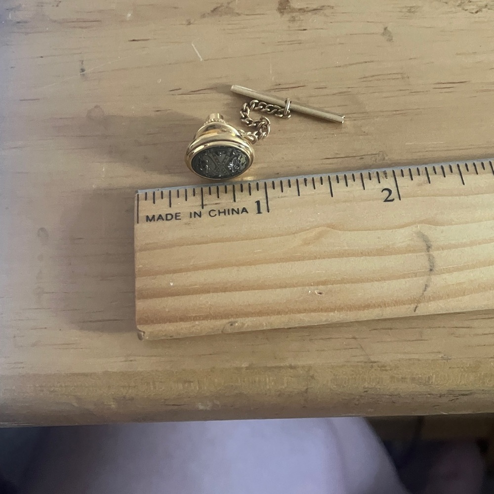 Men’s tie tac